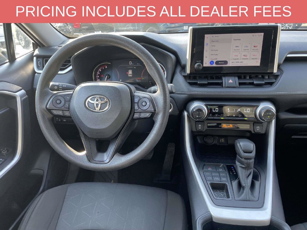 Used 2025 Toyota RAV4 XLE AWD/4WD image 22