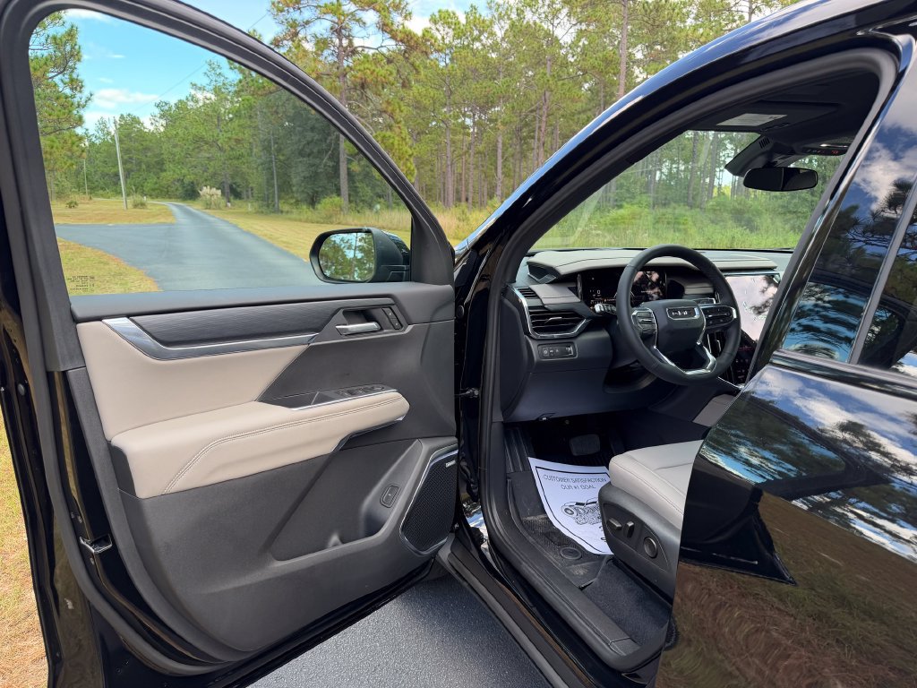 New 2027 GMC Acadia Elevation w/ Black Edition FWD image 11