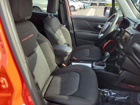 Certified 2023 Jeep Renegade Trailhawk AWD/4WD image 18