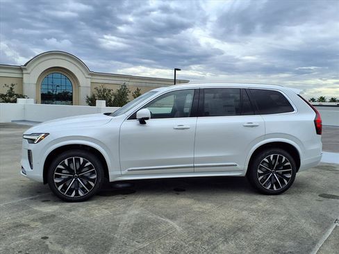 New 2026 Volvo XC90 B6 Plus w/ Protection Package Premier image 4