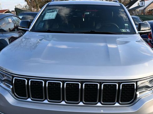 Used 2024 Jeep Wagoneer Series II w/ Flexible Seating Group image 6