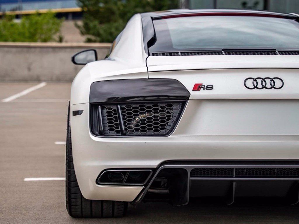 Used 2017 Audi R8 V10 w/ Carbon Exterior Package AWD/4WD image 10
