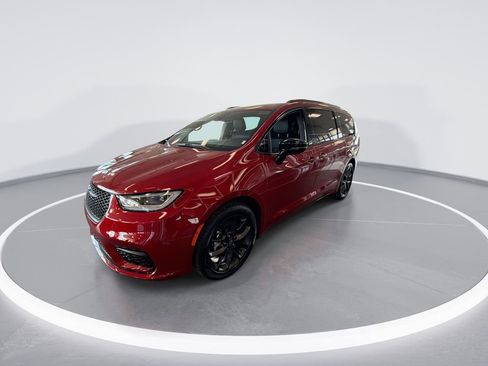 New 2026 Chrysler Pacifica Select image 4
