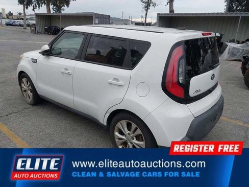 Used 2015 Kia Soul + w/ Audio Package image 6