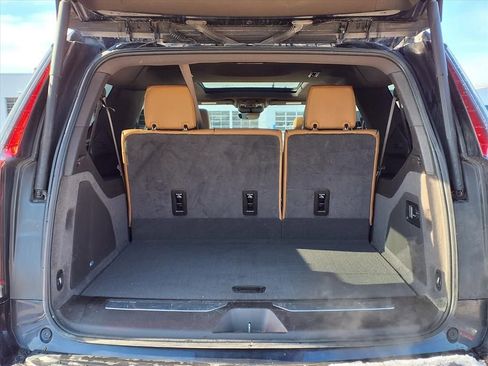 Used 2023 Cadillac Escalade ESV Sport image 9