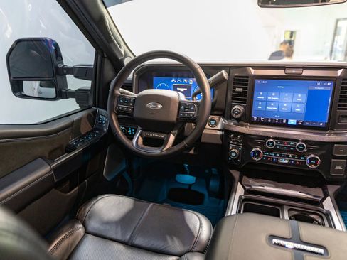 Used 2025 Ford F250 Platinum AWD/4WD image 43