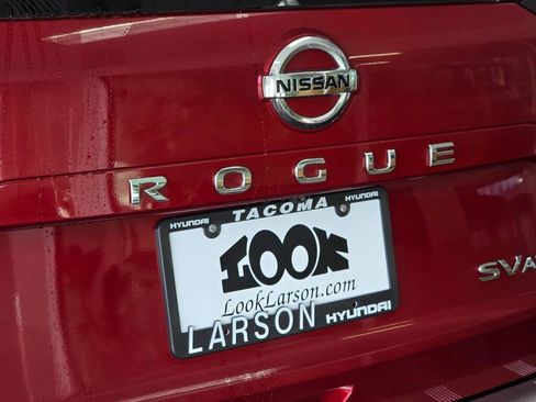 Used 2021 Nissan Rogue SV w/ Premium Package image 14