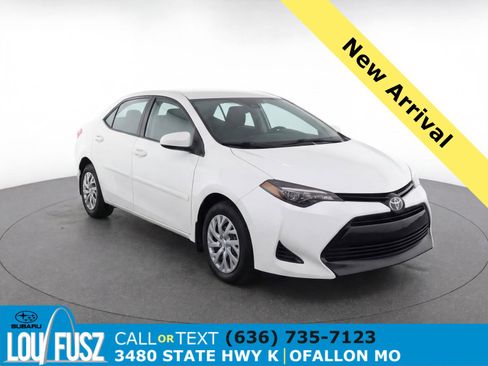 Used 2017 Toyota Corolla LE FWD image 1