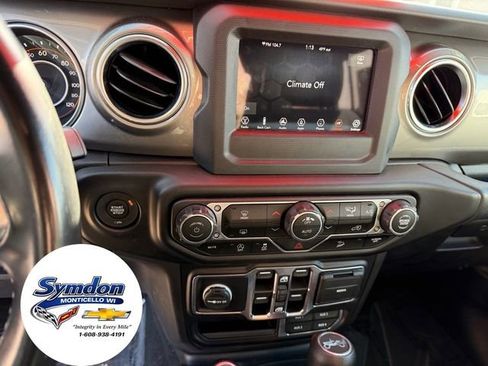 Used 2020 Jeep Wrangler Unlimited Sahara image 12