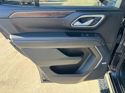 Used 2022 Chevrolet Tahoe Z71 w/ Luxury Package image 20