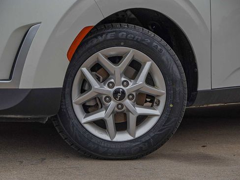 Certified 2024 Kia Soul LX w/ Option Group 015 image 2