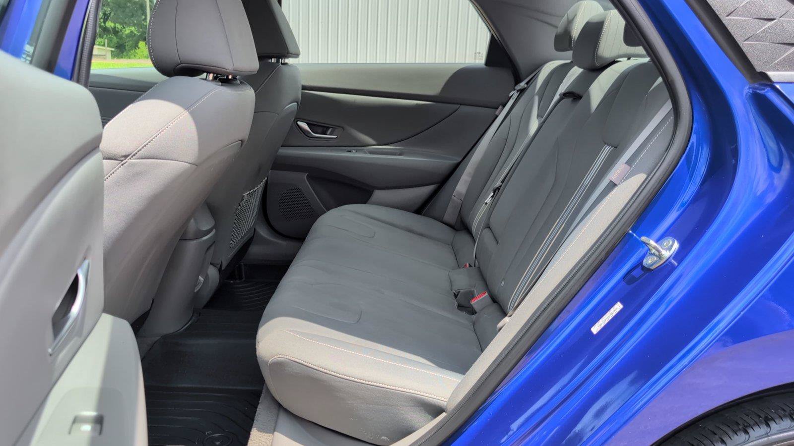 Used 2025 Hyundai Elantra SEL FWD image 15