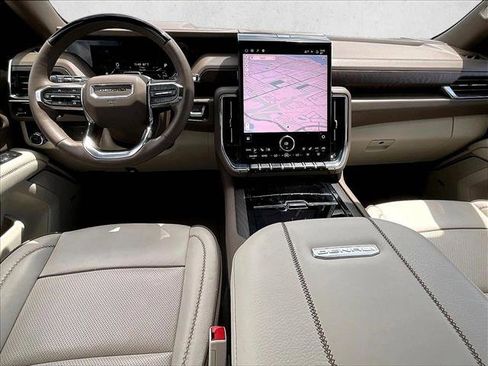 Used 2025 GMC Yukon Denali w/ Denali Reserve Package RWD image 16