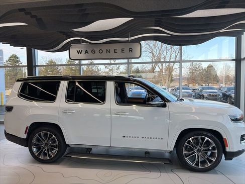 New 2025 Jeep Grand Wagoneer Series III w/ HD Trailer Tow Package AWD/4WD image 2