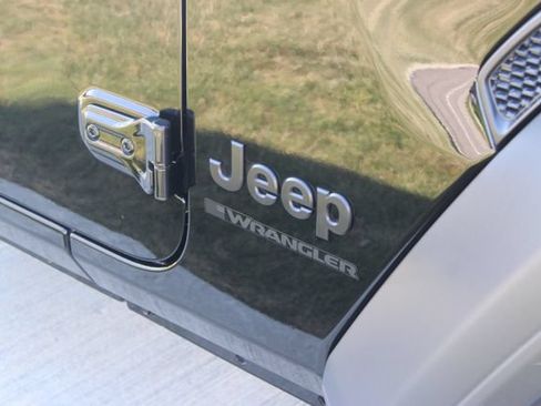 Used 2026 Jeep Wrangler Unlimited Sport AWD/4WD image 2