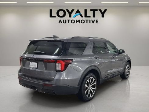 Used 2025 Ford Explorer ST-Line AWD/4WD image 5