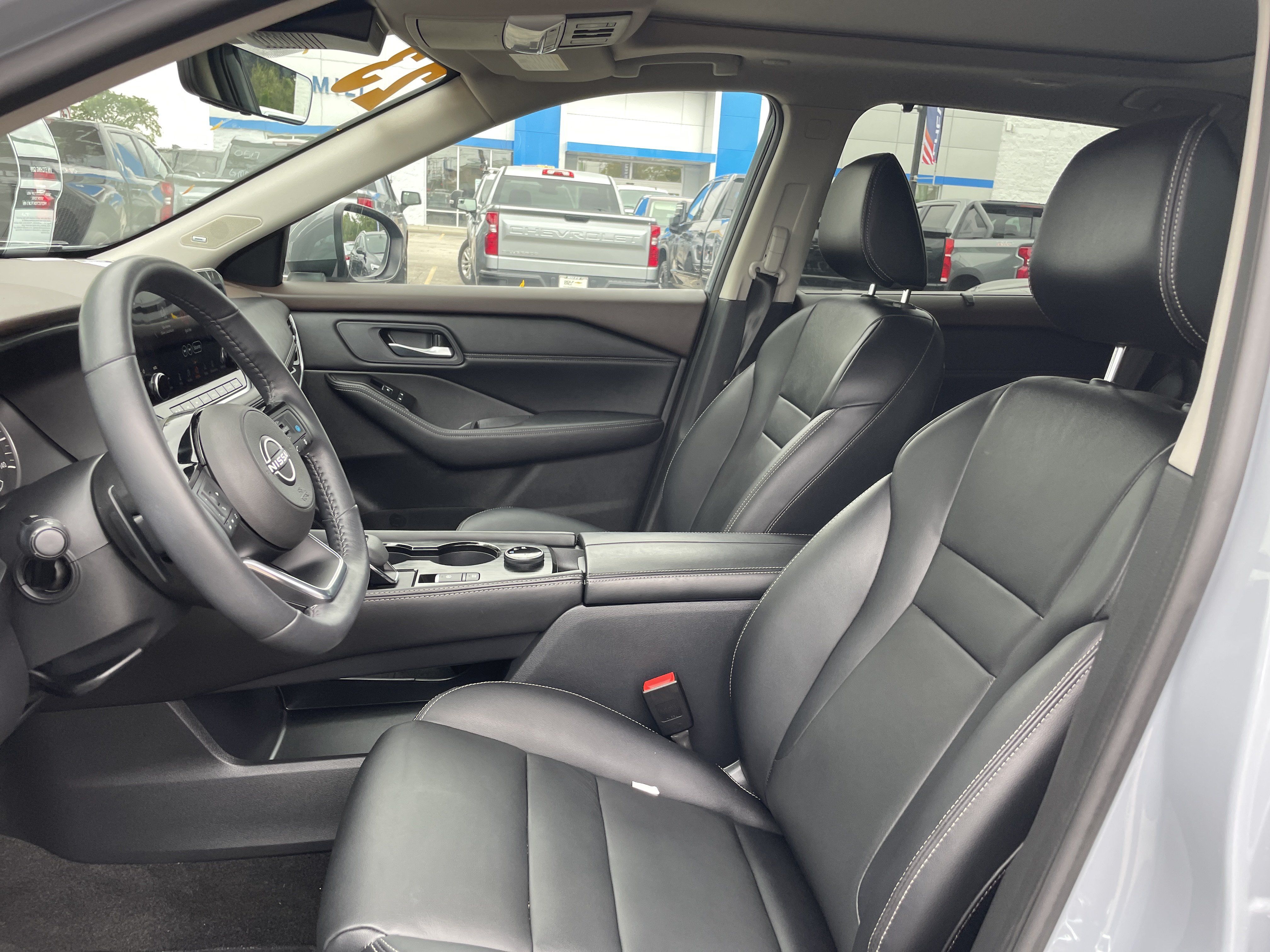 Used 2023 Nissan Rogue SL w/ SL Premium Package AWD/4WD image 16