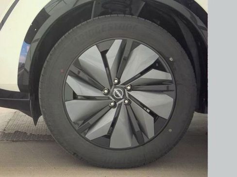 Used 2024 Nissan Ariya AWD image 22