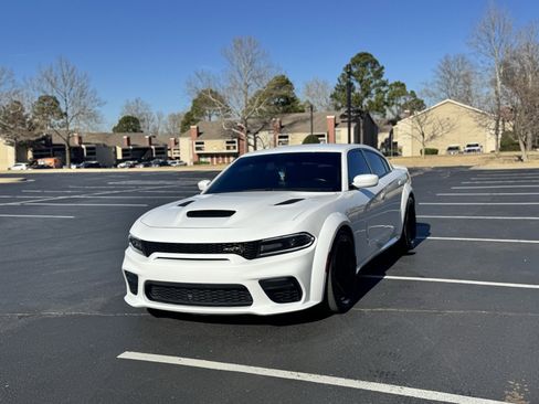 Used 2021 Dodge Charger SRT Hellcat image 3