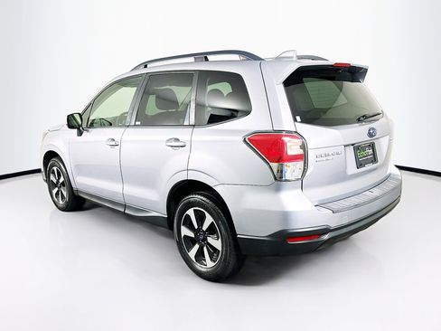 Used 2017 Subaru Forester 2.5i Premium w/ Popular Package #2A AWD/4WD image 5