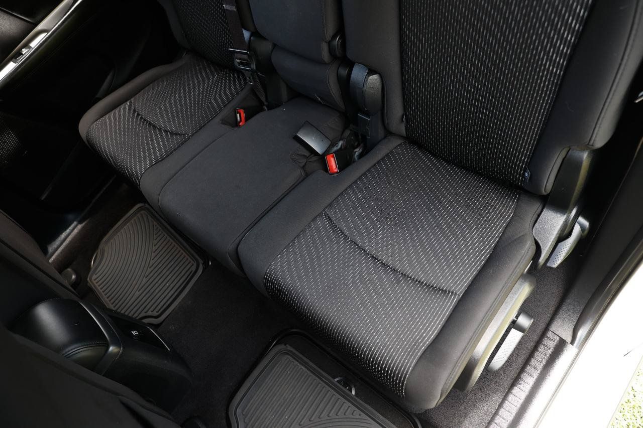 Used 2016 Dodge Journey SE w/ Flexible Seating Group FWD image 10