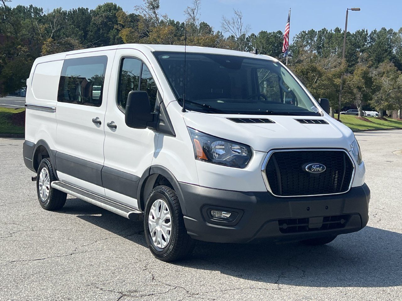 Used 2025 Ford Transit 250 Low Roof w/ Exterior Upgrade Package RWD image 4