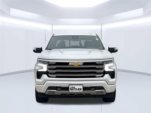 Used 2025 Chevrolet Silverado 1500 High Country AWD/4WD image 12