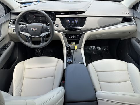Used 2021 Cadillac XT5 Premium Luxury w/ LPO, Floor Liner Package FWD image 12