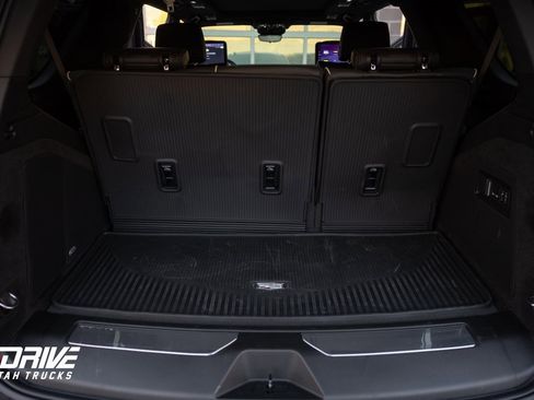 Used 2025 Cadillac Escalade Sport Platinum w/ LPO, ONYX Package image 18