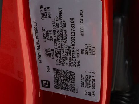 Used 2024 Chevrolet Colorado Trail Boss w/ Technology Package image 20