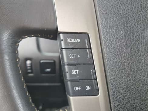 Used 2010 Ford Flex Limited FWD image 22