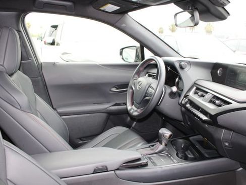 Certified 2022 Lexus UX 200 F Sport w/ Accessory Package (Z2) FWD image 5