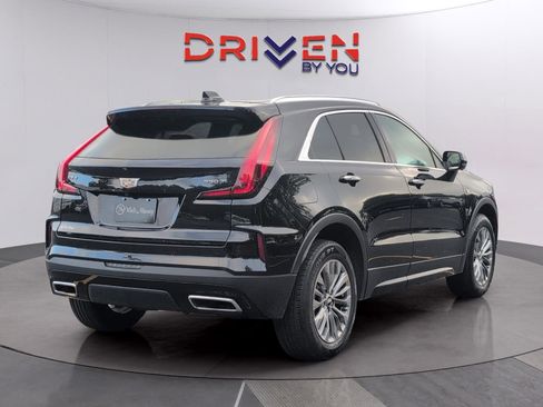 Used 2025 Cadillac XT4 Premium Luxury FWD image 5