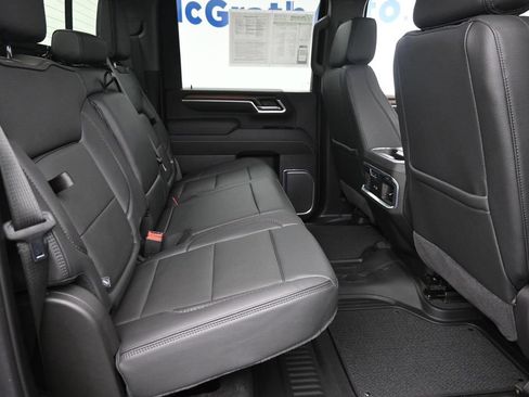Used 2025 GMC Sierra 2500 Denali w/ Denali Reserve Package AWD/4WD image 10