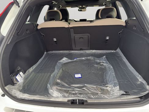 New 2026 Volvo XC60 B5 Plus w/ Protection Package Premier image 15