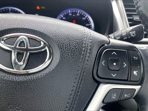 Used 2019 Toyota Highlander Limited image 28