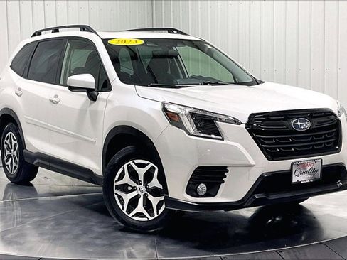 Used 2023 Subaru Forester Premium AWD/4WD image 3