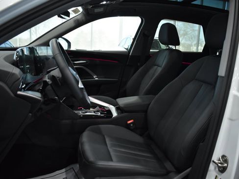 Used 2025 Audi Q5 Premium Plus w/ Premium Plus image 25