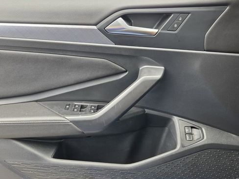 Used 2024 Volkswagen Jetta SE w/ Panoramic Sunroof Package FWD image 30