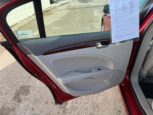 Used 2011 Buick Lucerne CXL image 12