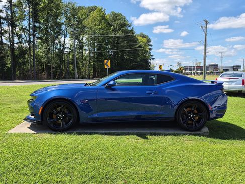 Used 2019 Chevrolet Camaro SS RWD image 6