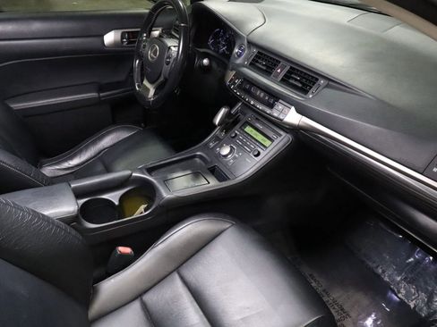 Used 2016 Lexus CT 200h w/ Accessory Package 2 image 16