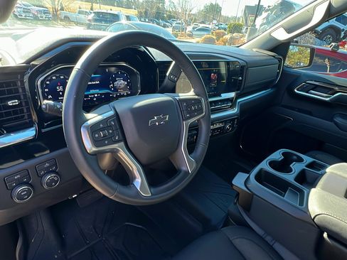 Used 2025 Chevrolet Silverado 1500 LT image 25