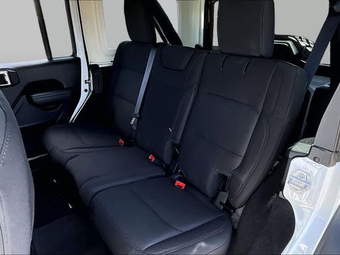 Used 2023 Jeep Wrangler Unlimited Sport AWD/4WD image 18