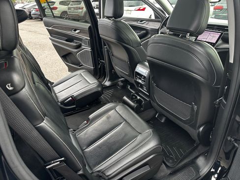 Used 2022 Jeep Grand Cherokee L Limited AWD/4WD image 26