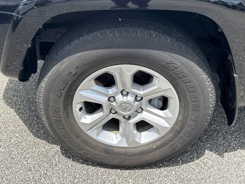 Used 2023 Toyota 4Runner SR5 Premium w/ Moonroof Package RWD image 11