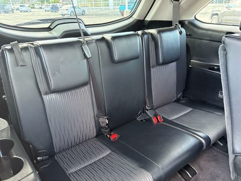 Used 2019 Toyota Highlander Plus AWD/4WD image 19