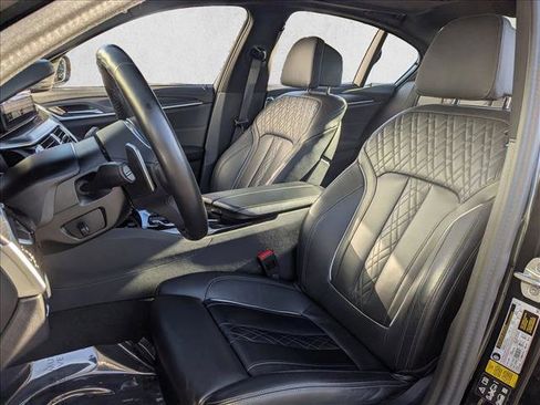 Used 2023 BMW M550i xDrive image 17