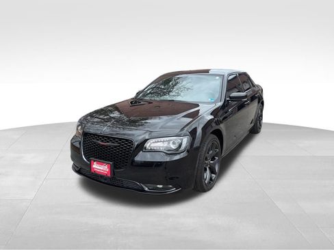 Used 2023 Chrysler 300 S w/ Safetytec Plus Group image 2