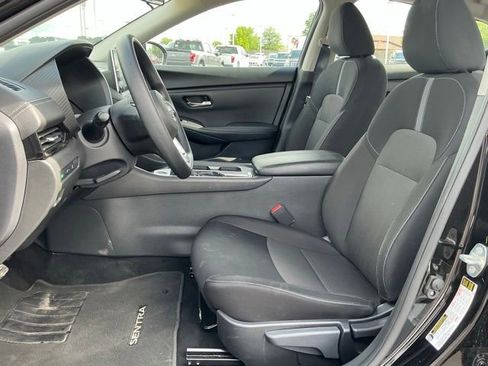Used 2025 Nissan Sentra SV FWD image 16